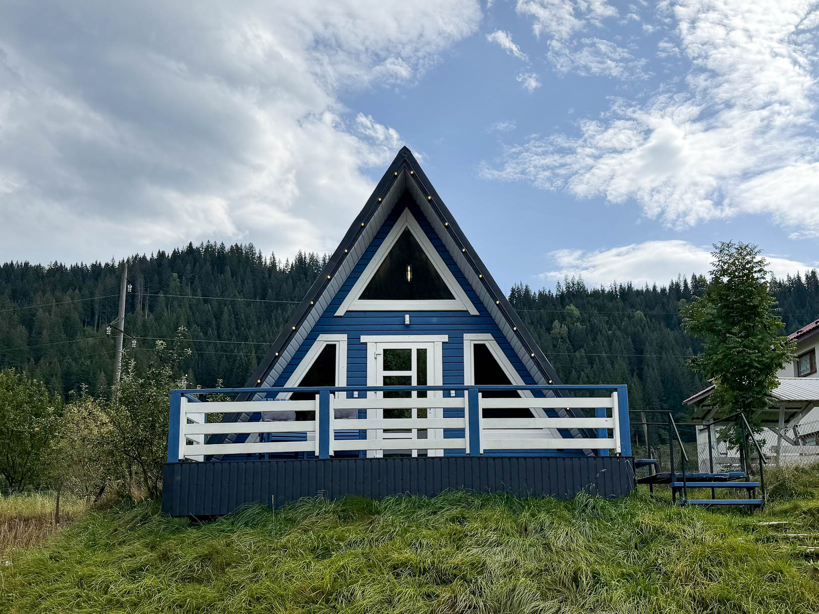 Будиночок A-frame «House of Five Hearts» селище Верховина